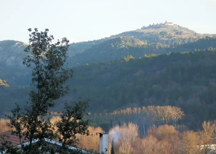 منزل ريفي The Railway At Montazels
